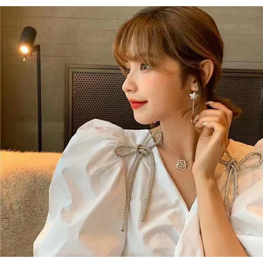 Hollow out large camellia necklace with high-end inlaid temperament and three-dimensional petal shaped electroplated thick gold