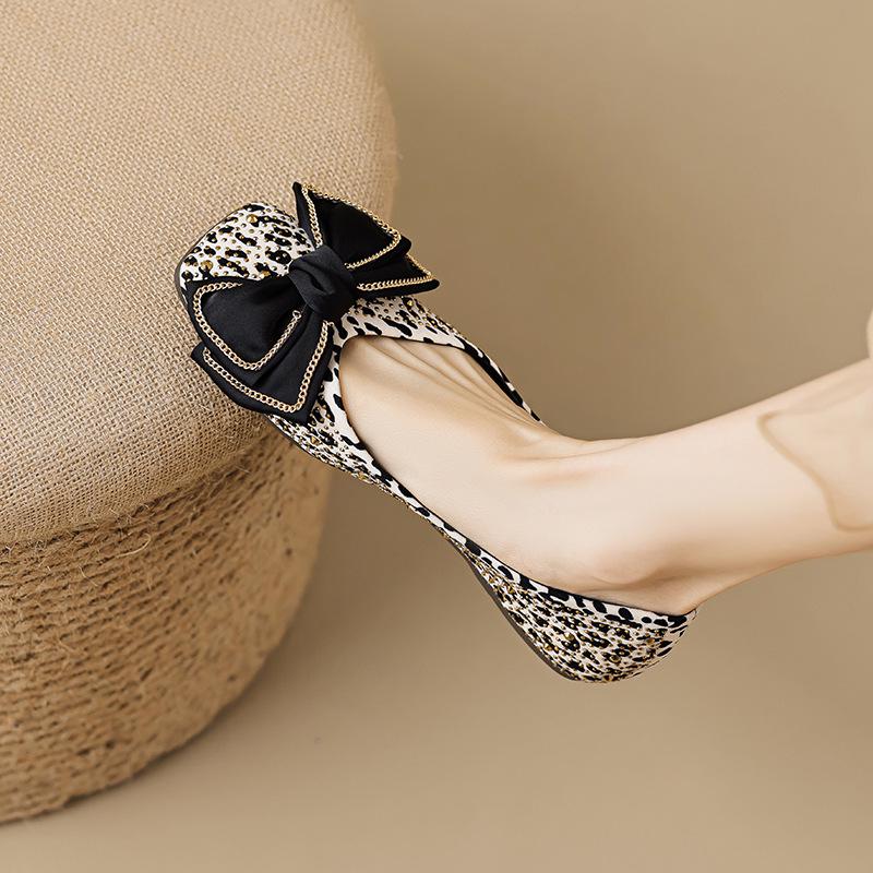 Women's Houndstooth Bow Flat Moccasins