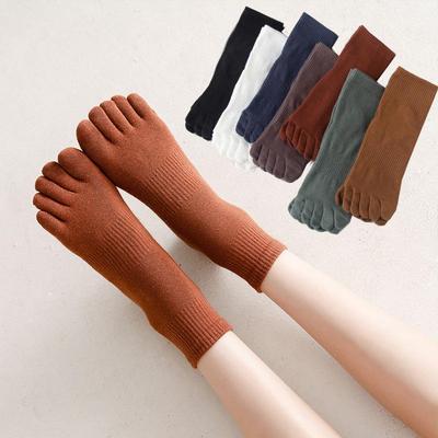 Women's Five-Toe Cotton Sports Socks: Spring & Autumn Mid-Tube, Split-Toe Short-Tube Japanese Style, Sweat-Absorbent & Deodorant.