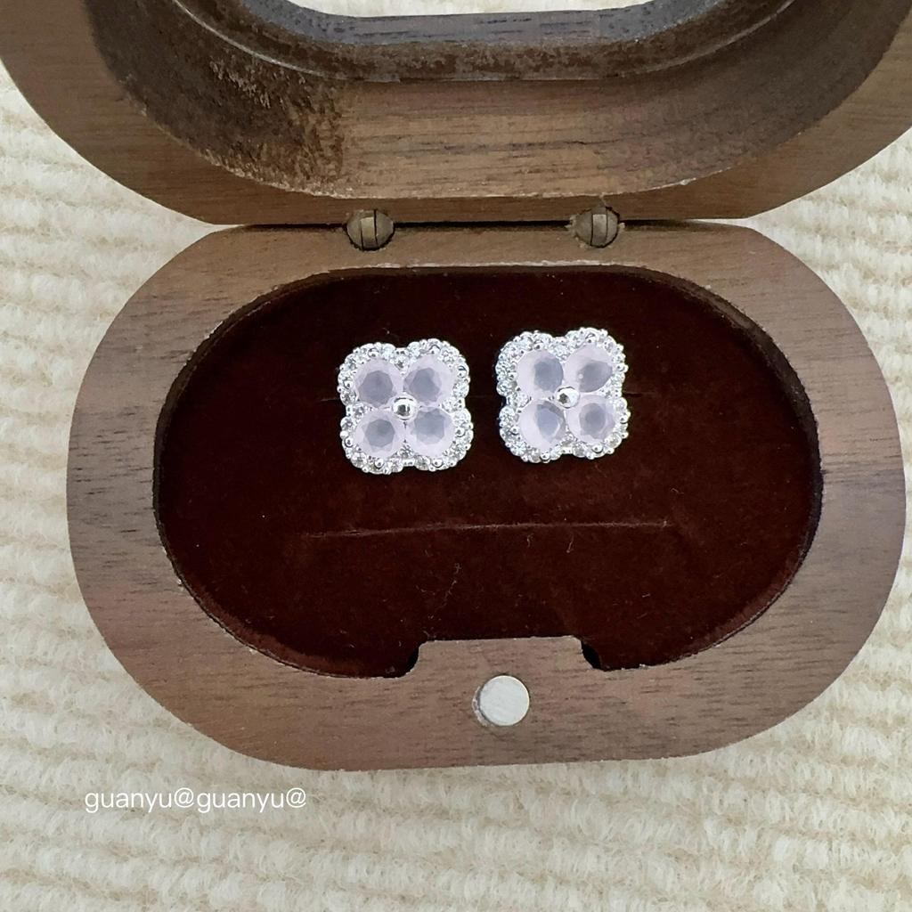 Neue Zirkon-Blumenstecker - Elegant und vielseitig für Damen