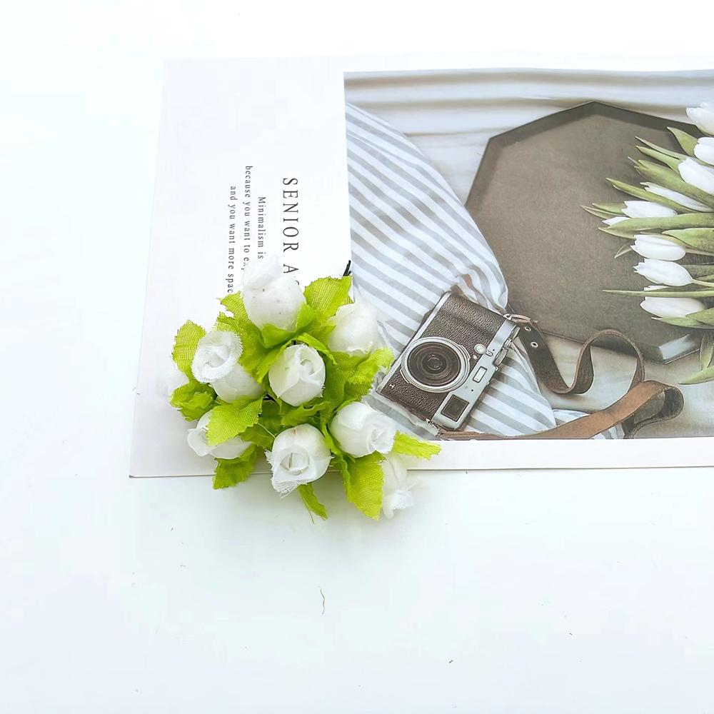 12 pz/lotto Fiori Artificiali Rosa di Seta Mini Bouquet Natale Casa Matrimonio Capodanno Fai da Te Decorazione Scatola Regalo Piante Finte