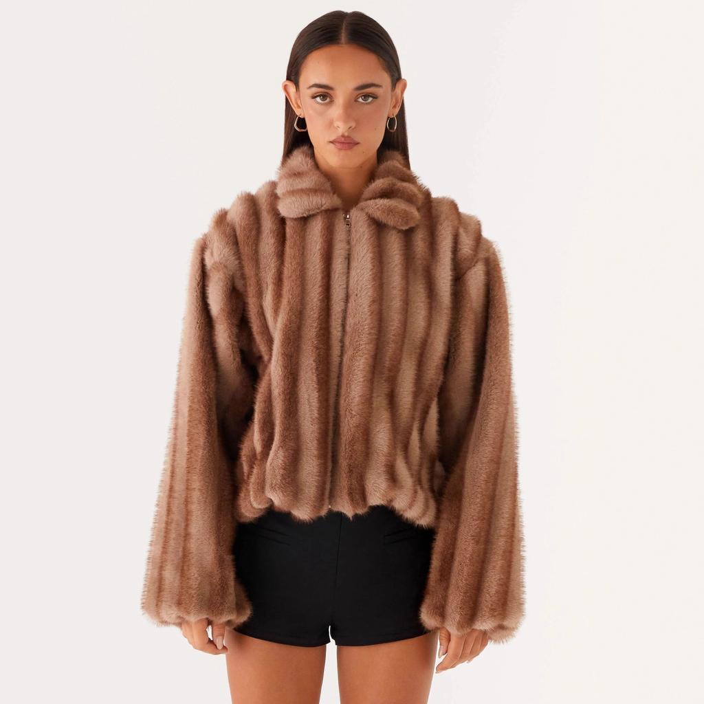 New environmentally friendly fur jacket Internet celebrity European and American winter joints trendy warm top women's imitation fur