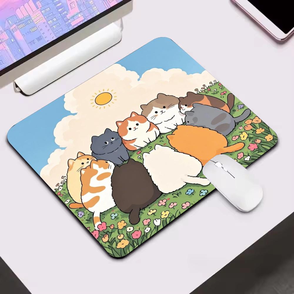 Mouse Pad Cute cartoon cats designed Anti-slip Rubber Precision Lock Edge small Gaming desk mat for PC laptop Office Accessories