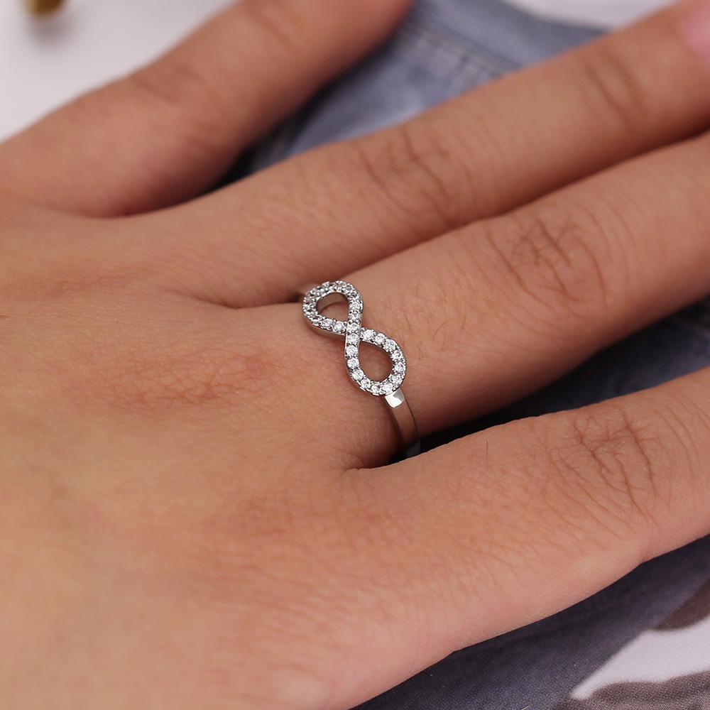 Stylish Infinity 8-Shaped Zircon Ring with European and American Influence