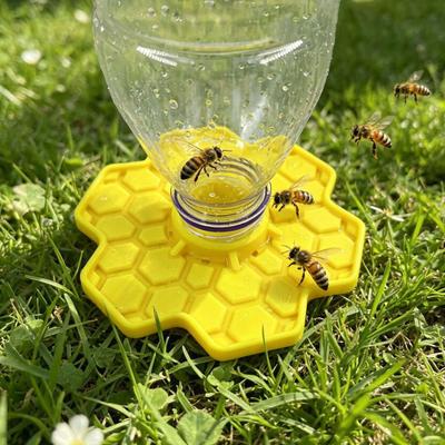 Bahçe İçin Arı Sulama İstasyonu Petek Tasarımlı Arı Yemliği ve Sulayıcı Normal Geniş Ağızlı Konserve Kavanozu ile Uyumlu Kovanlar İçin Arıcılık Malzemeleri