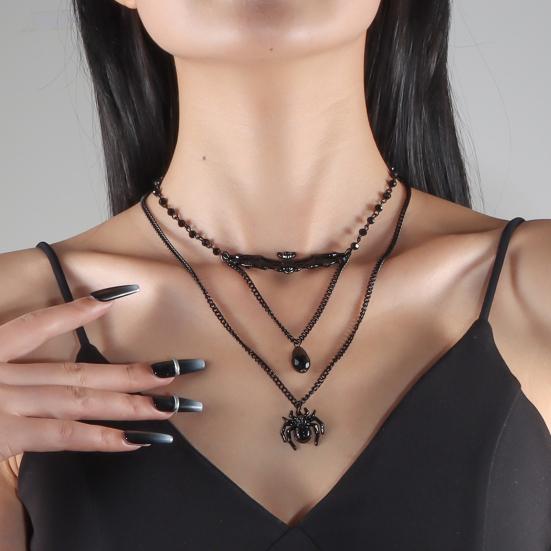 Gotisk Halskjede Kvinner Halloween Halskjede Svart Måne Anheng med Flerlags Metallkjeder Perler Flaggermus Choker Halskjede for Cosplay Kostymefest