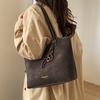 Retro hochwertige Tote-Tasche Damen Frühling und Herbst neue trendige Handtasche mit großem Fassungsvermögen für die Arbeit Pendeln Umhängetasche Tasche