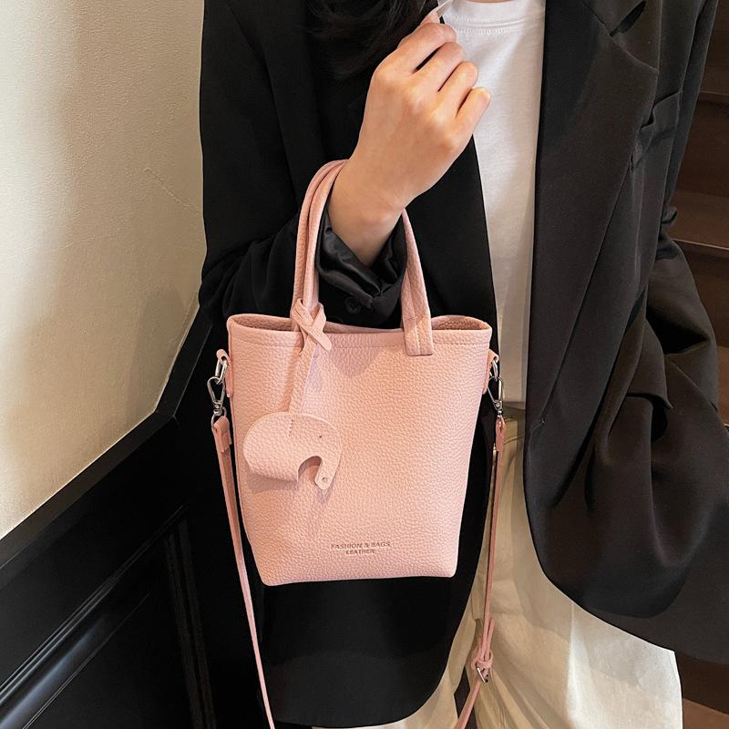 Simple and versatile small bag women's summer 2025 new shoulder messenger bag popular bucket bag this year