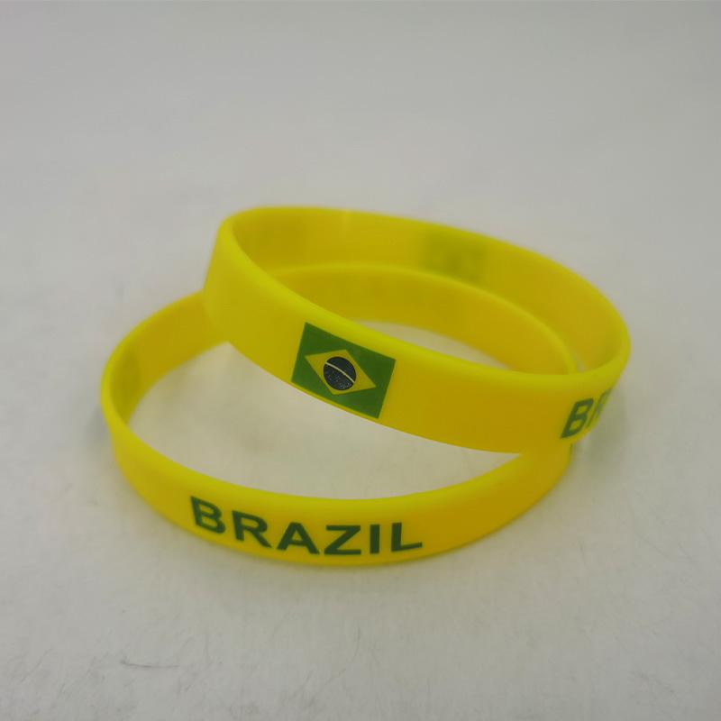 2026 World Cup Silicone Wristband: Mexico, USA, Canada Flags, Cheering Football Fan Accessory