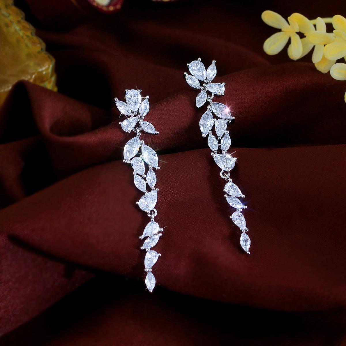 Light Luxury Niche Long Fringed Zircon Stud Earrings Female Niche Fashion Temperament Celebrity Same Flower Earrings