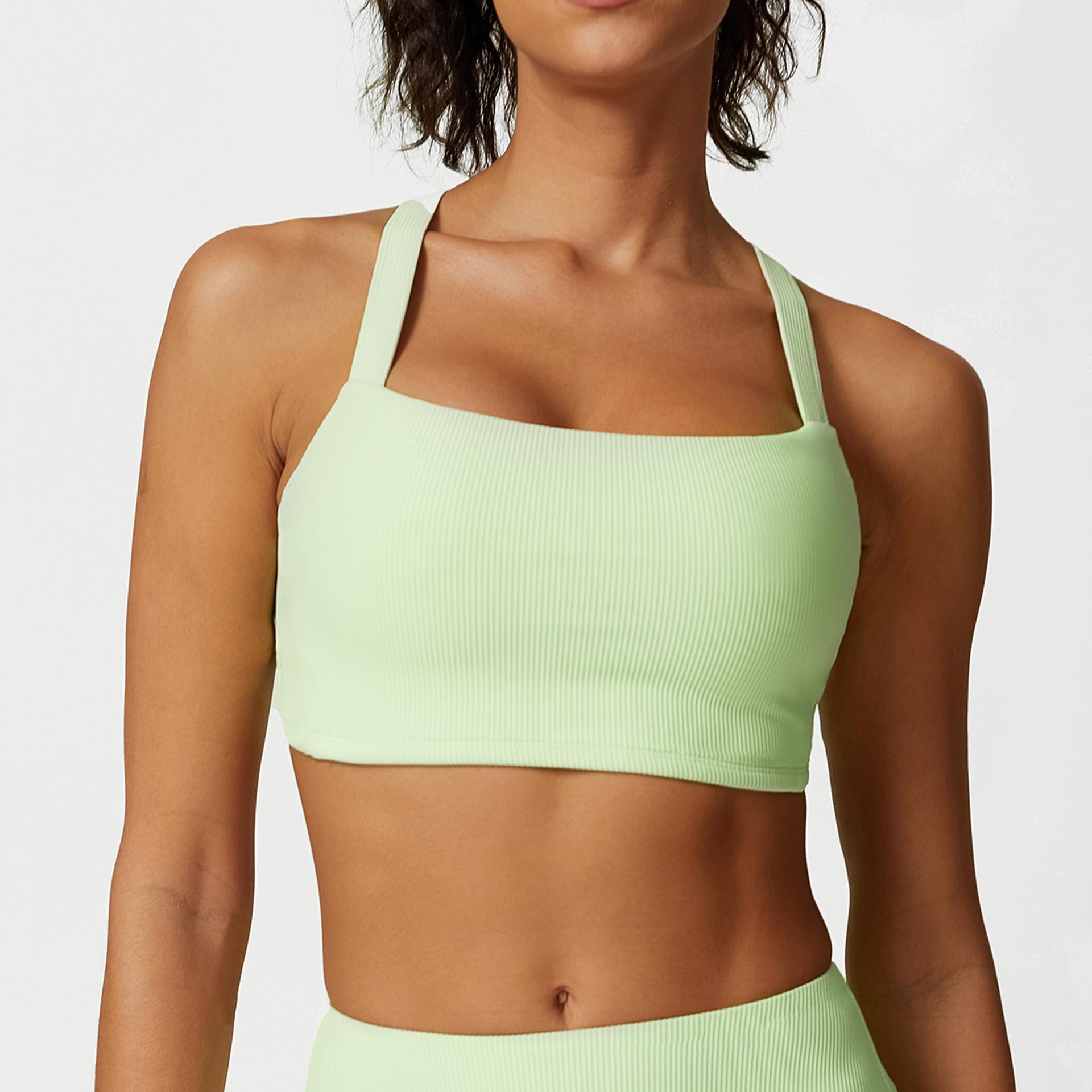 European & American 3D Ribbed Cross Back Sports Bra for Yoga Medium