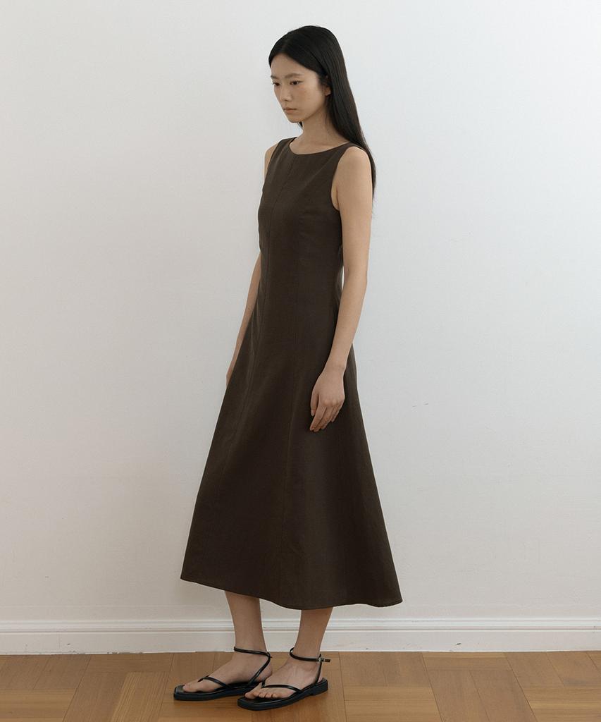 Lingseoul Linen Sleeveless Boat Neck Long Flare Dress-Brown