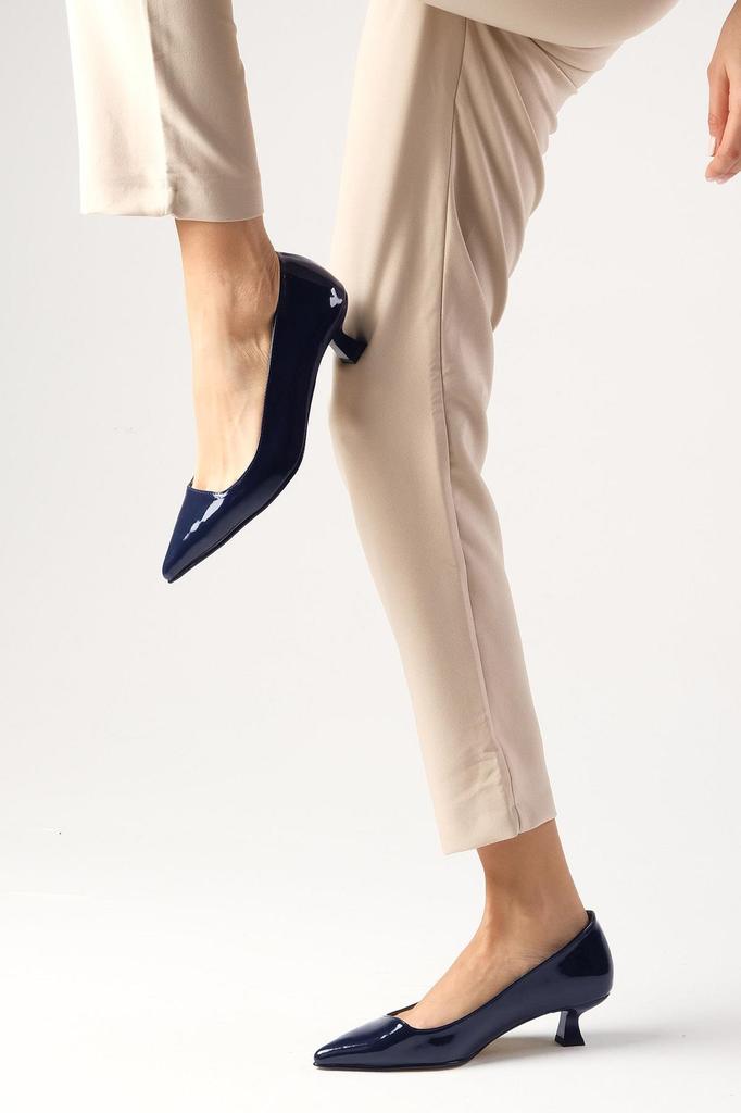 Damenmode-Klassiker-High-Heels-Carmen-rote Lackleder-Schuhe mit niedrigem Absatz