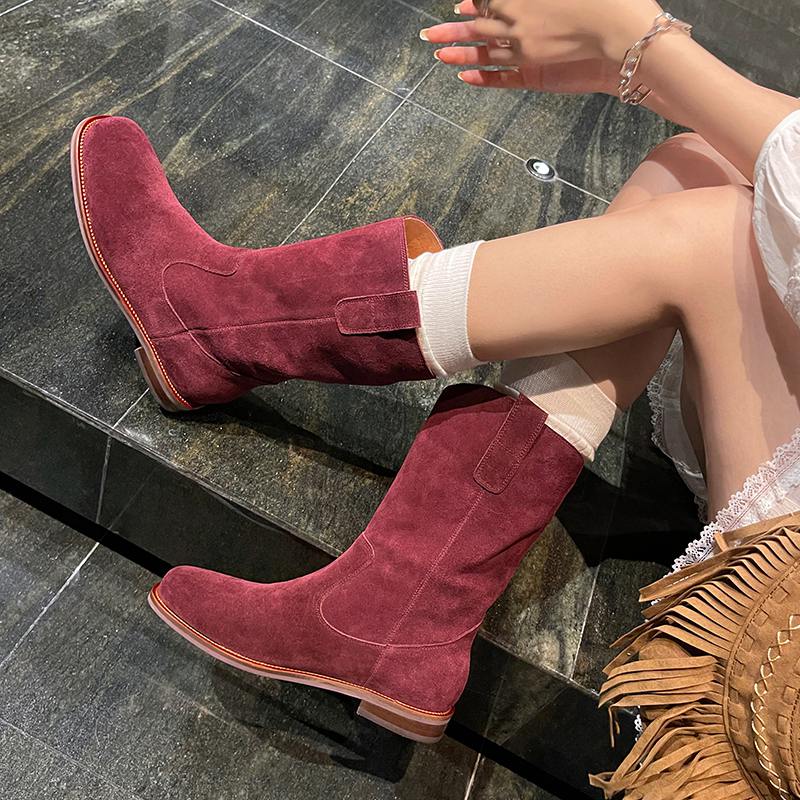 Krazing Pot Chaussures en daim de vache pour femme, bottes mi-mollet à bout rond et talons bas épais, collection automne-hiver