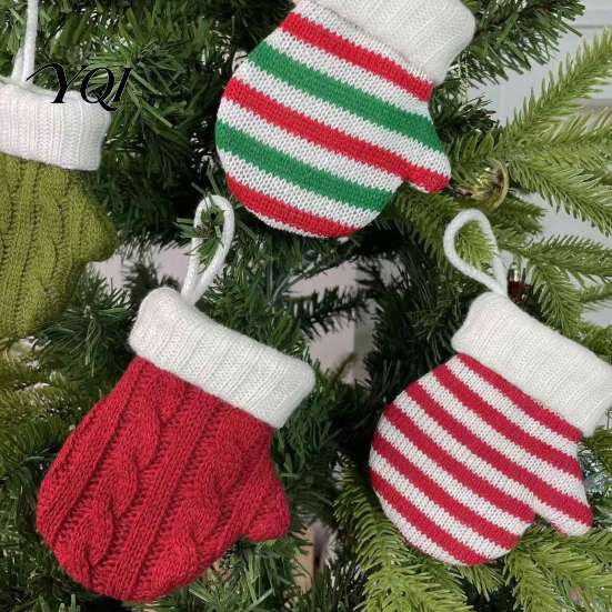 Decorative Keychain Accessory Mini Knitted Christmas Mitten Ornaments, Xmas Glove Hanging Decor, Festive Tableware Flatware Decoration Holders,