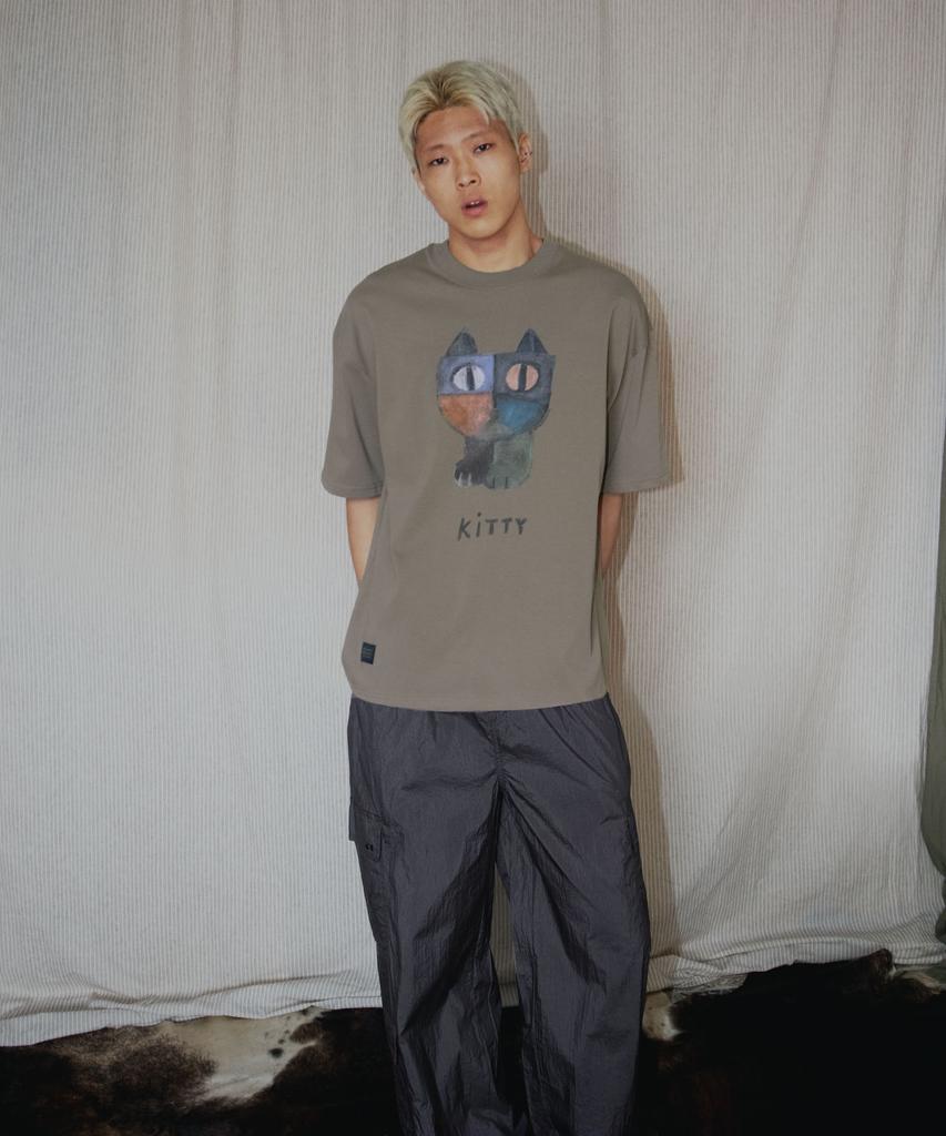 GROUNDWORK Kitty T-Shirt / Dark Beige
