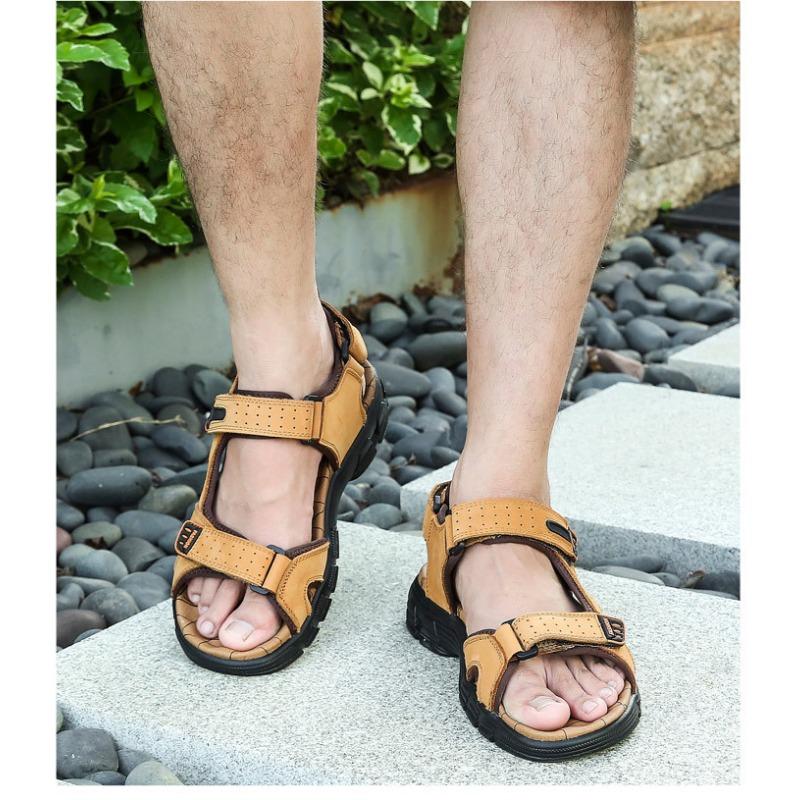 Sandals Men's Thick Soled Open Toed Men's Beach Shoes Soft Soled Oversized Outdoor Casual Shoes