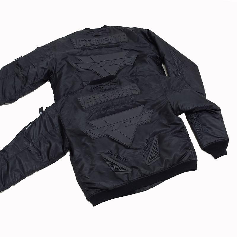 VTM Style 23FW Modell Alpha Racing Design Air Force Bomberjacke aus schwarzer Baumwolle für Herbst/Winter Wärme
