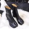 Luxusmarken-Design Leder Tabi Stiefel Mode Runde Klobige Hohe Absätze Stiefeletten Für Damen Herbst Winter Zehenschuhe