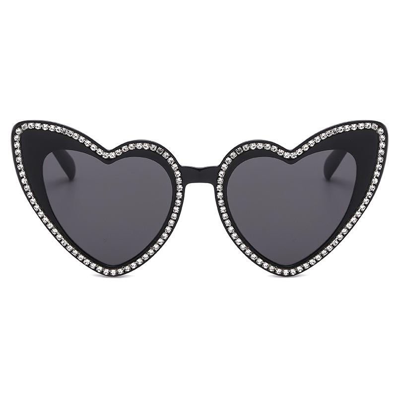 Heart Sunglasses Women Summer Outdoor Cat Eye Diamond Decoration Personality Y2K Sun Glasses Classic Eyewear Female Shades