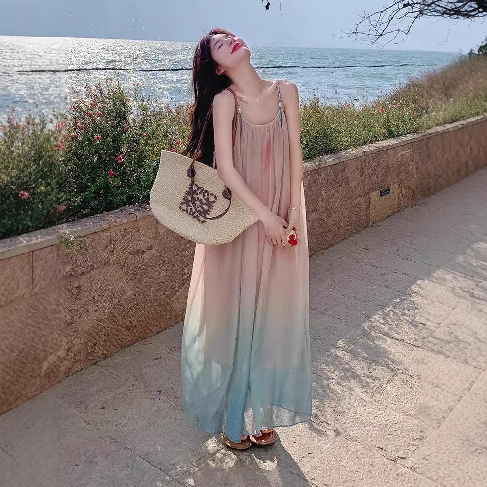 Super fairy beautiful gradual change dress women's summer new high-end temperament holiday style suspender skirt