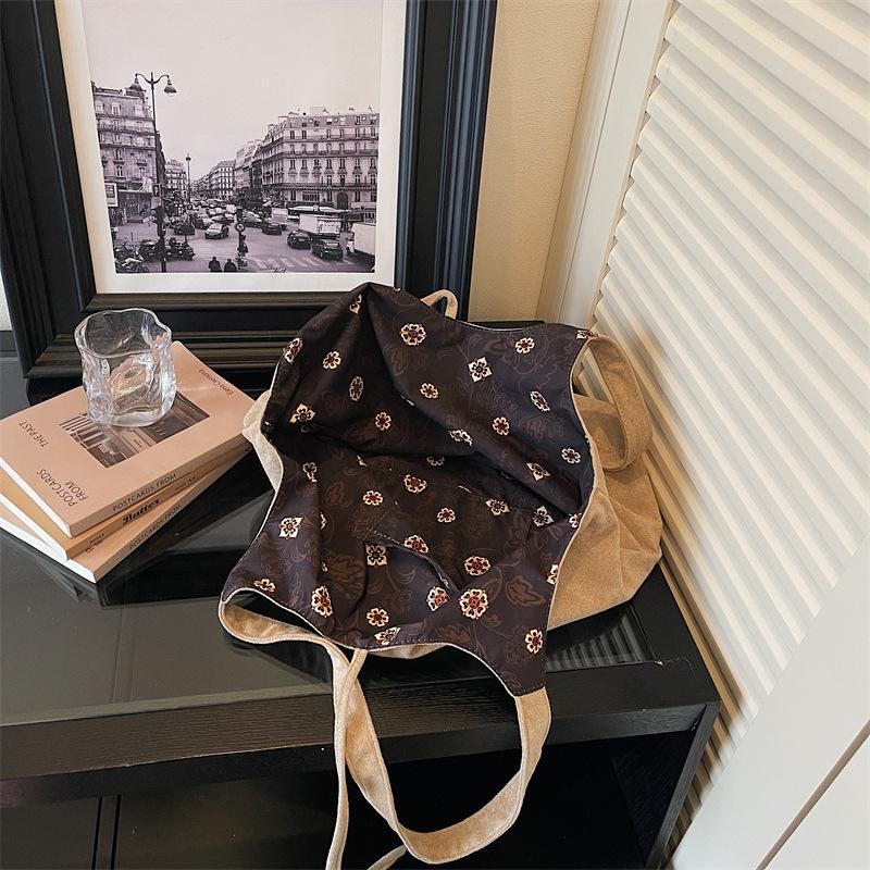 Large Capacity Vintage Corduroy Shoulder Bag Spring New Fashiable and Versatile Commuting Bag Casual Tote Bag for Women