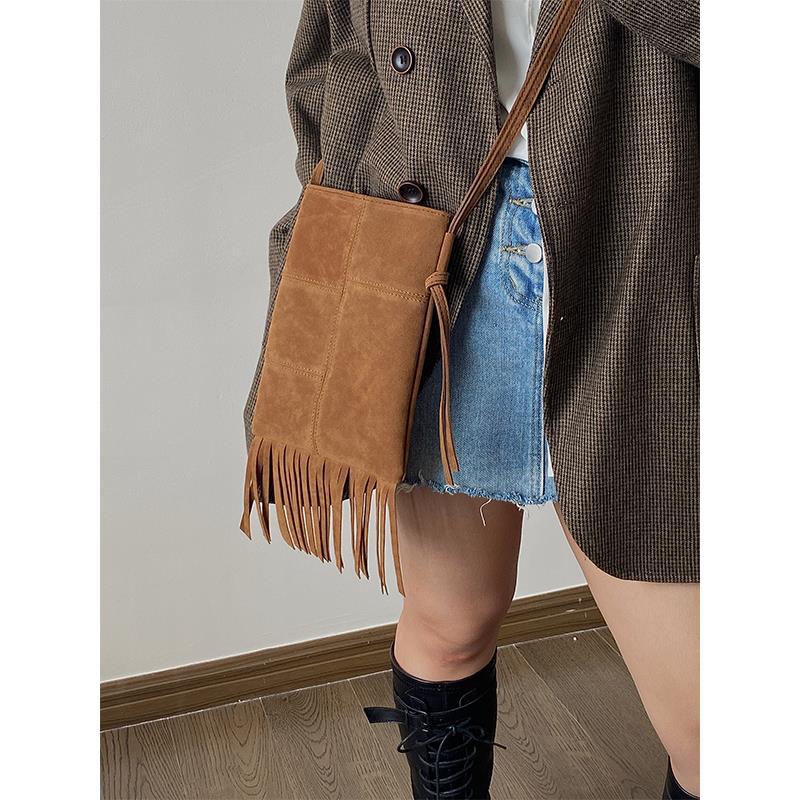 New Niche Design New Women's Bag Bohemian Style American Tassel Bag Frosted Crossbody Phone Bag for Women
