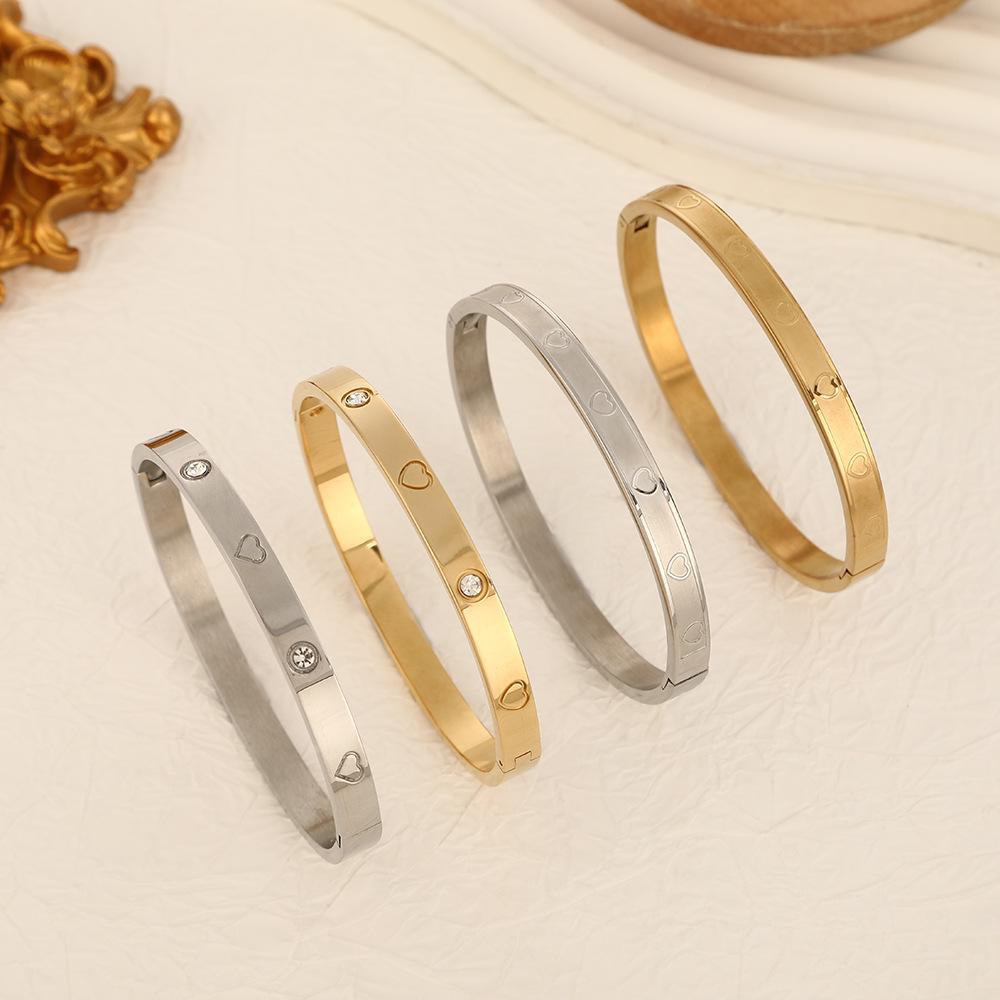 Edelstahl Herz und Diamant Damenarmband - Nicht verblassendes Titan-Design