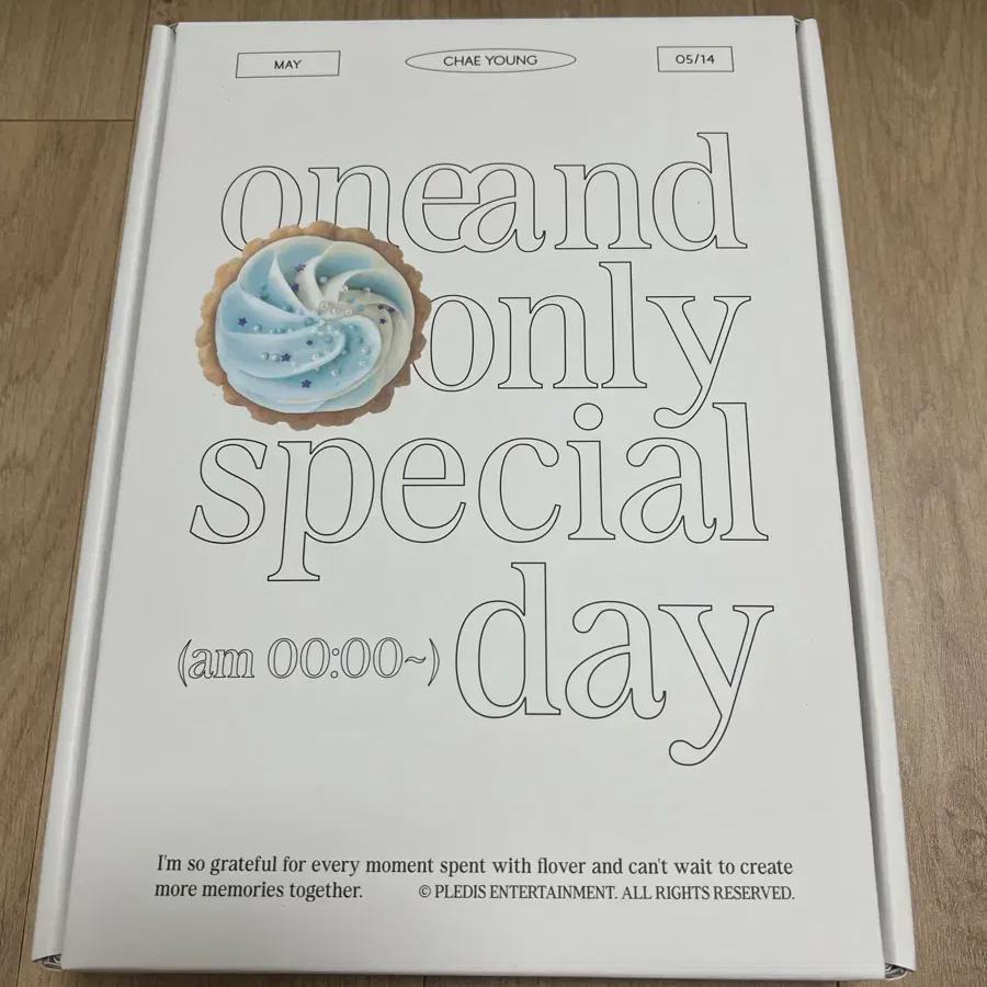 

Fromis9 Чэён Коробка на день рождения Простое открытие