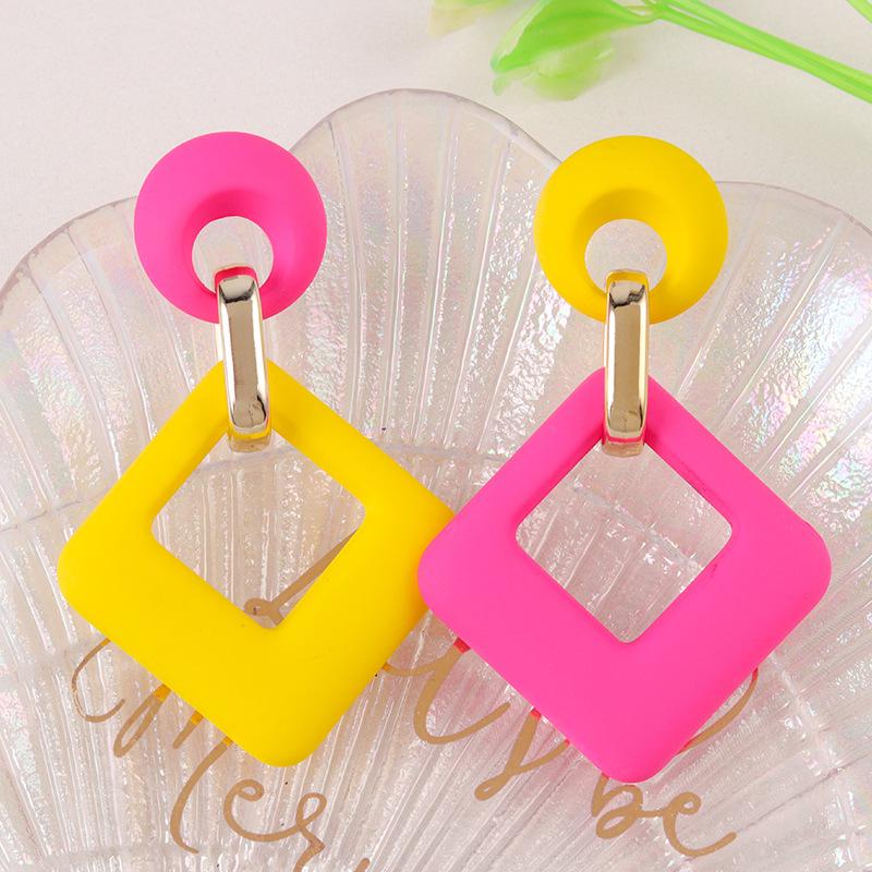 Colorful Hollow Square Earrings for Women Retro Daily Life Girl Simple Sweet Buckle Design Acrylic Earrings Party Wedding Jewelr