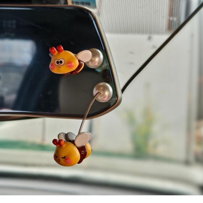 4 Stück Süße Mini-Biene Auto-Innendekoration Auto-Rückspiegel Armaturenbrett Ornamente Autozubehör Computer Motorrad Ornament