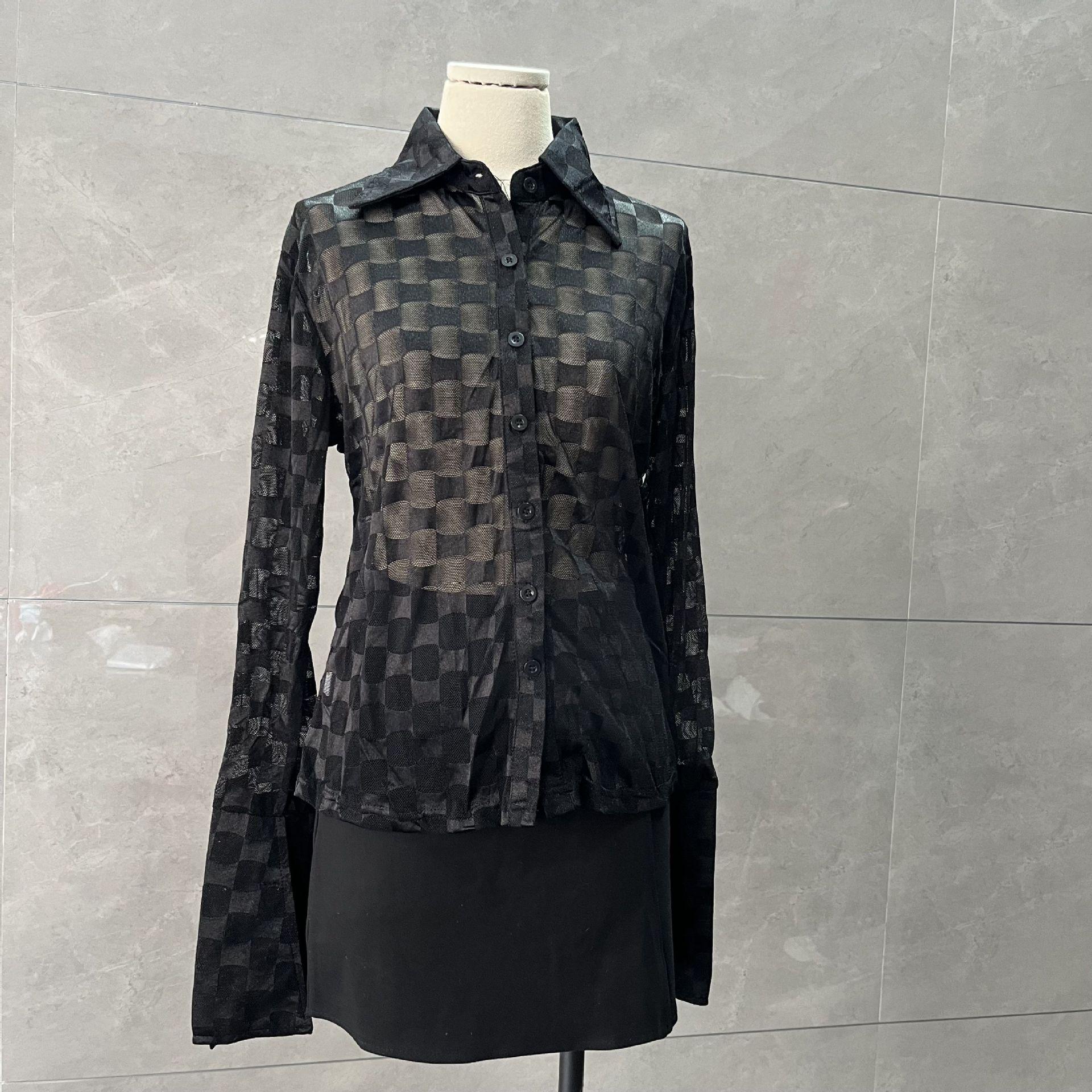 

Sweet & Spicy French Gingham Crop Top - Long Sleeve Sunscreen Shirt for Women M (Approx. 105 lbs)