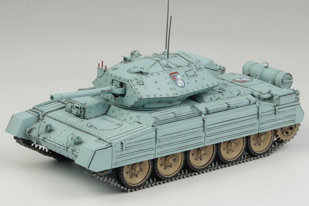 PLATZ Girls und Panzer Final Chapter Crusader Gloriana Academy Battle Damage Decal Acrylic Stand Included Scale Plastic Model Kit Mk.IV Mk.III St.