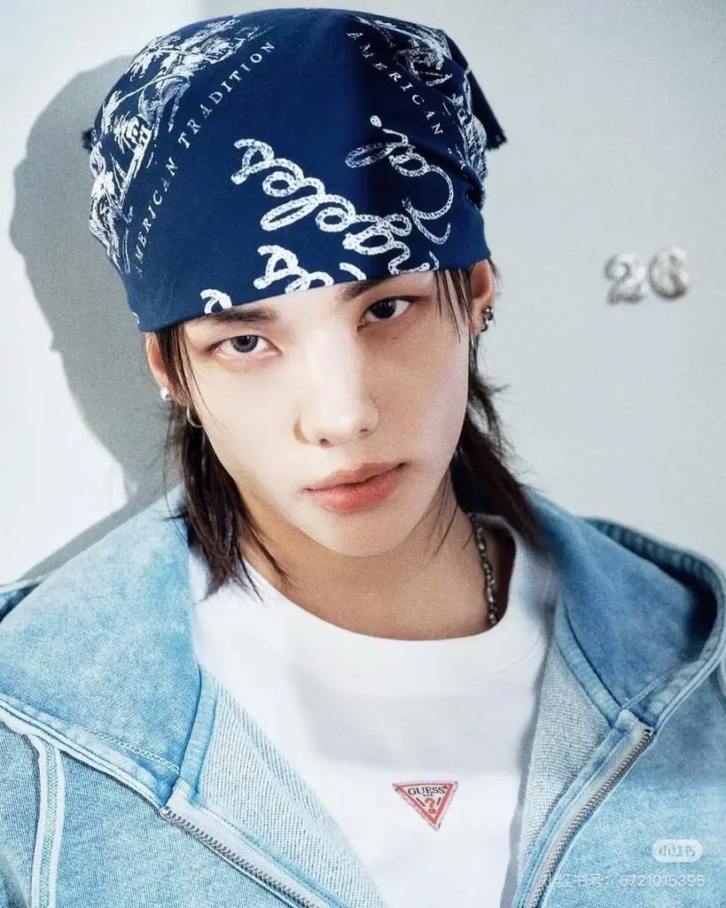 Guess Hyunjin T-Shirt, Größe M