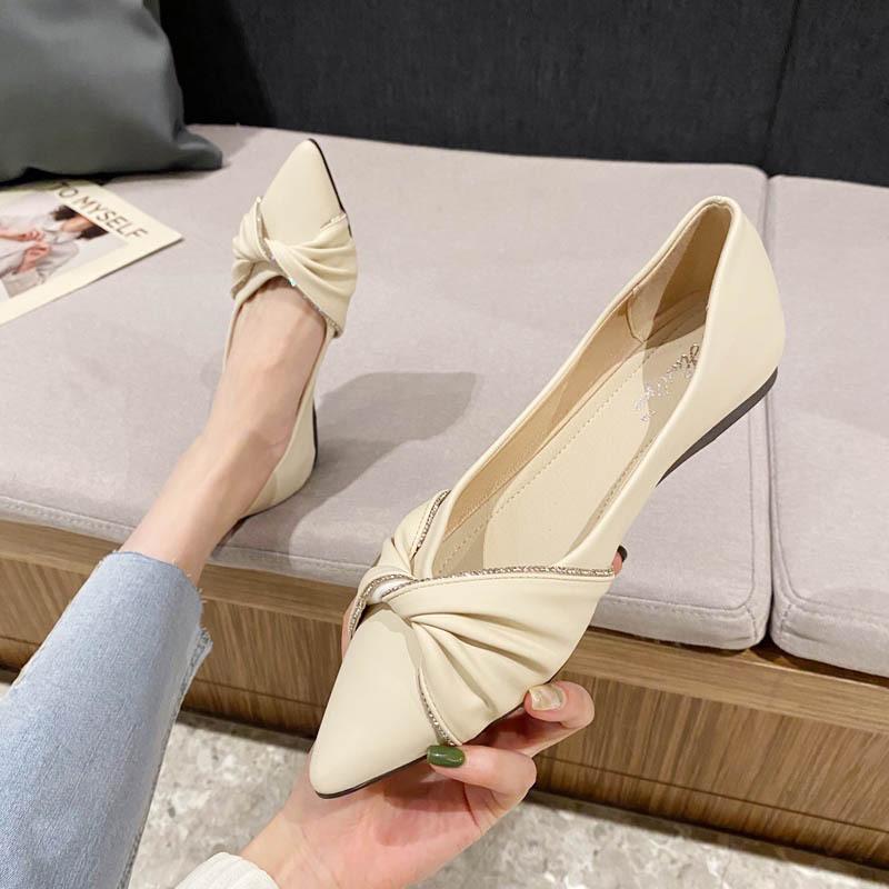 

Pointed flat-soled single shoes 2025 women s new grandma shoes fashion ladyshoes soft-soled beanie shoes bow shoes 833 43