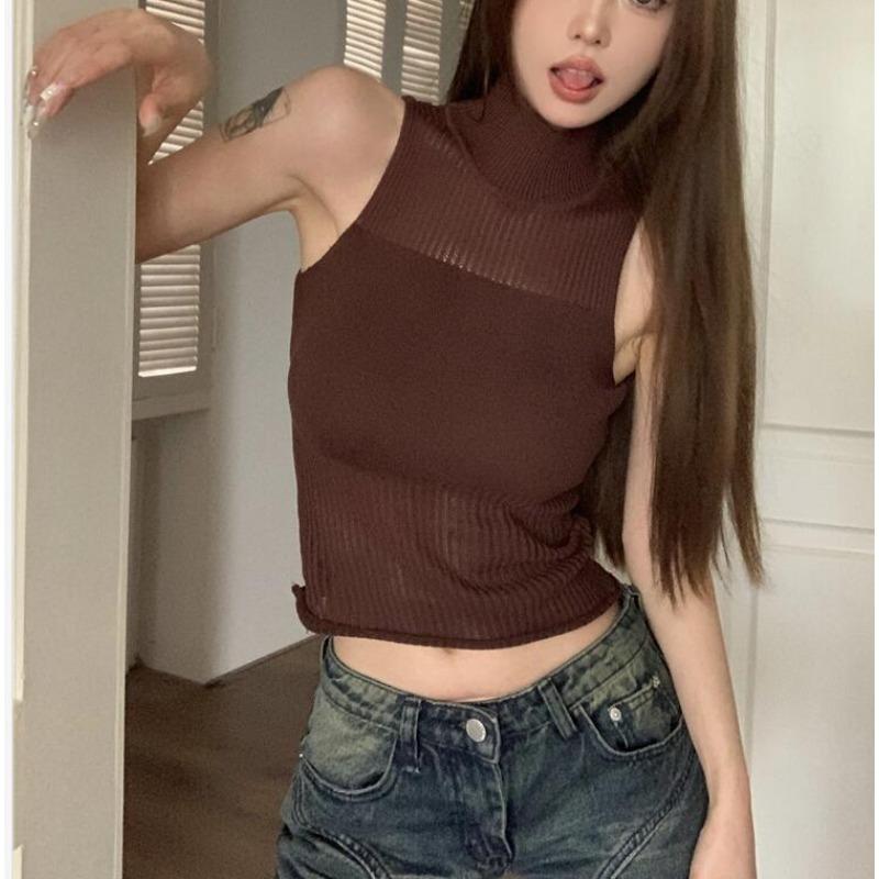 

Женская летняя тонкая майка без рукавов с полым вырезом и высоким воротом one size кофейный