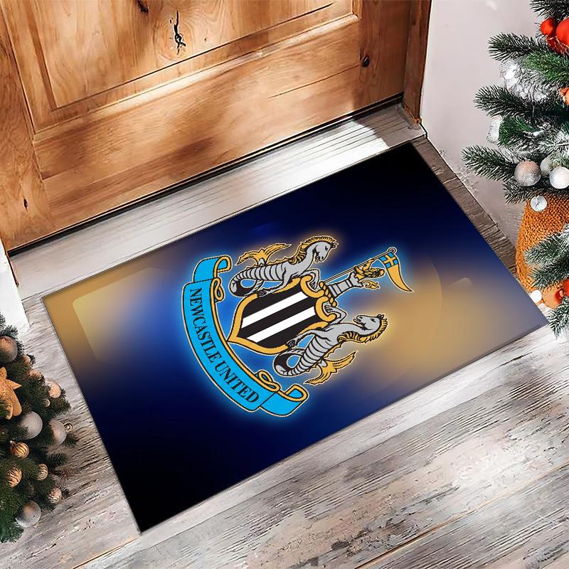 Tappeto in Velluto di Cristallo con Stampa di Calcio del Newcastle United, Comodo Assorbente d'Acqua Antiscivolo Tappeto per Pavimento Interno