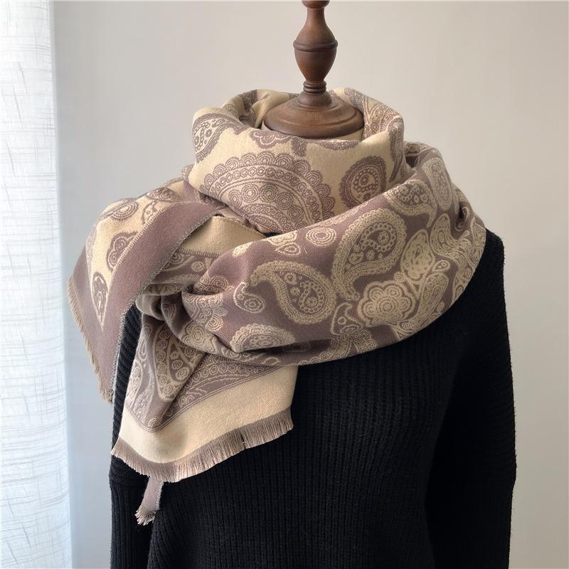 Show temperament cashew flower jacquard imitation cashmere scarf, winter retro scarf can be matched in all seasons