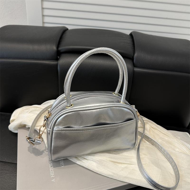 

Bags summer new trendy handbags women s summer small bags popular large-capacity messenger bags серебряный