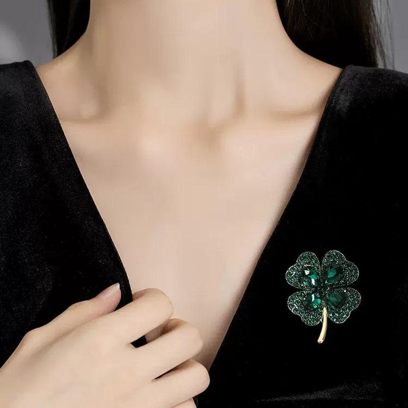 Lucky Green Four-Leaf Clover Brooch Women'S Trendy Versatile Corsage Temperament High-End Pin Suit Coat Accessories