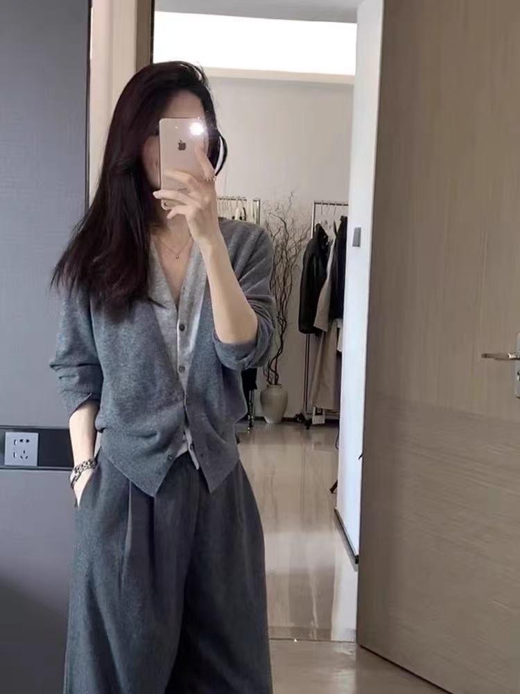 2025 Women's V-Neck Grey Color Block Wool Cardigan - Layered Two-Piece Knitwear for Early Autumn