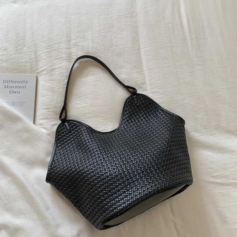 

Нишевая плетеная сумка-ведро женская 2025 осень большая вместимость повседневная зарубежный стиль высокая ценность для работы сумка на плечо под мышку чёрный