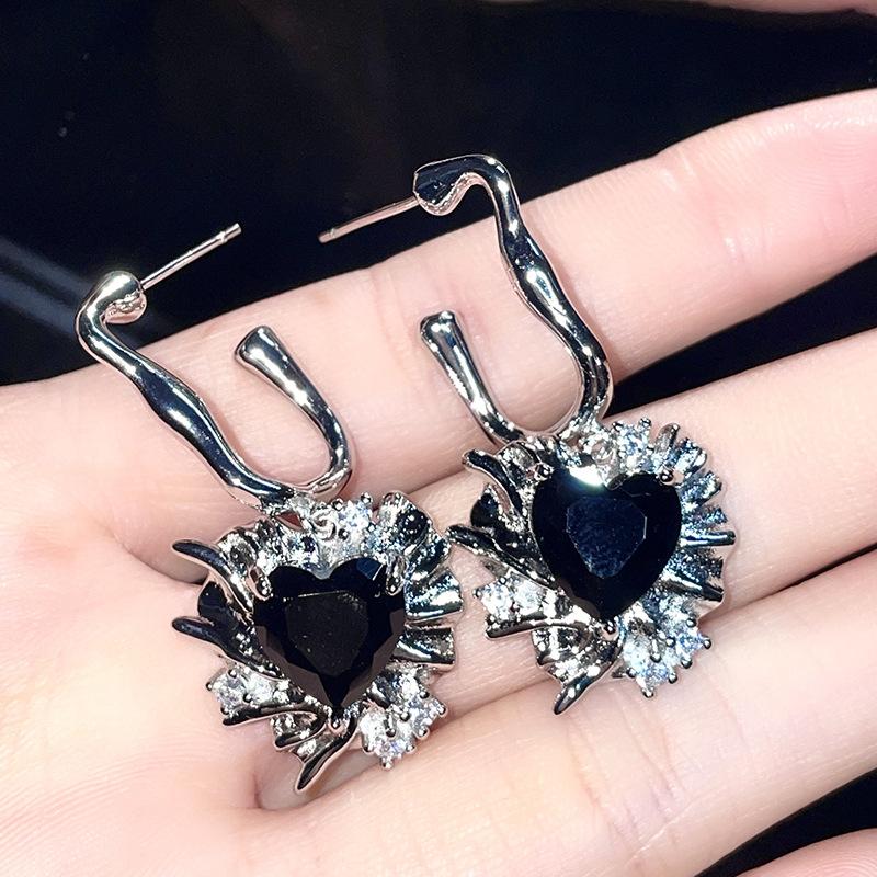 Сладкий Прохладный Ветер Лопата Черное Сердце Серьги Нишевый Дизайн Высокое Чувство Девушка-Специя Серьги с Цирконами Серьги Высокого Чувства Женские