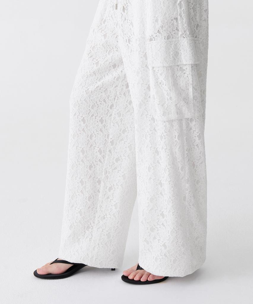 MUSINSA STANDARD WOMAN Women'S Floral Lace Wide Cargo Elastic Pants [Ivory]
