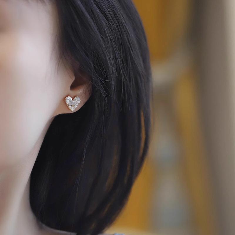 Heart-shaped Compact Pearl Earrings Simple Design Women's Senior Temperament Birthday Party Gift Fashion Ear Jewelry