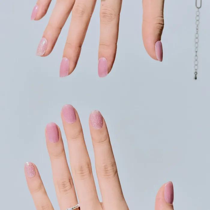 Lilac Beam Gel Nail