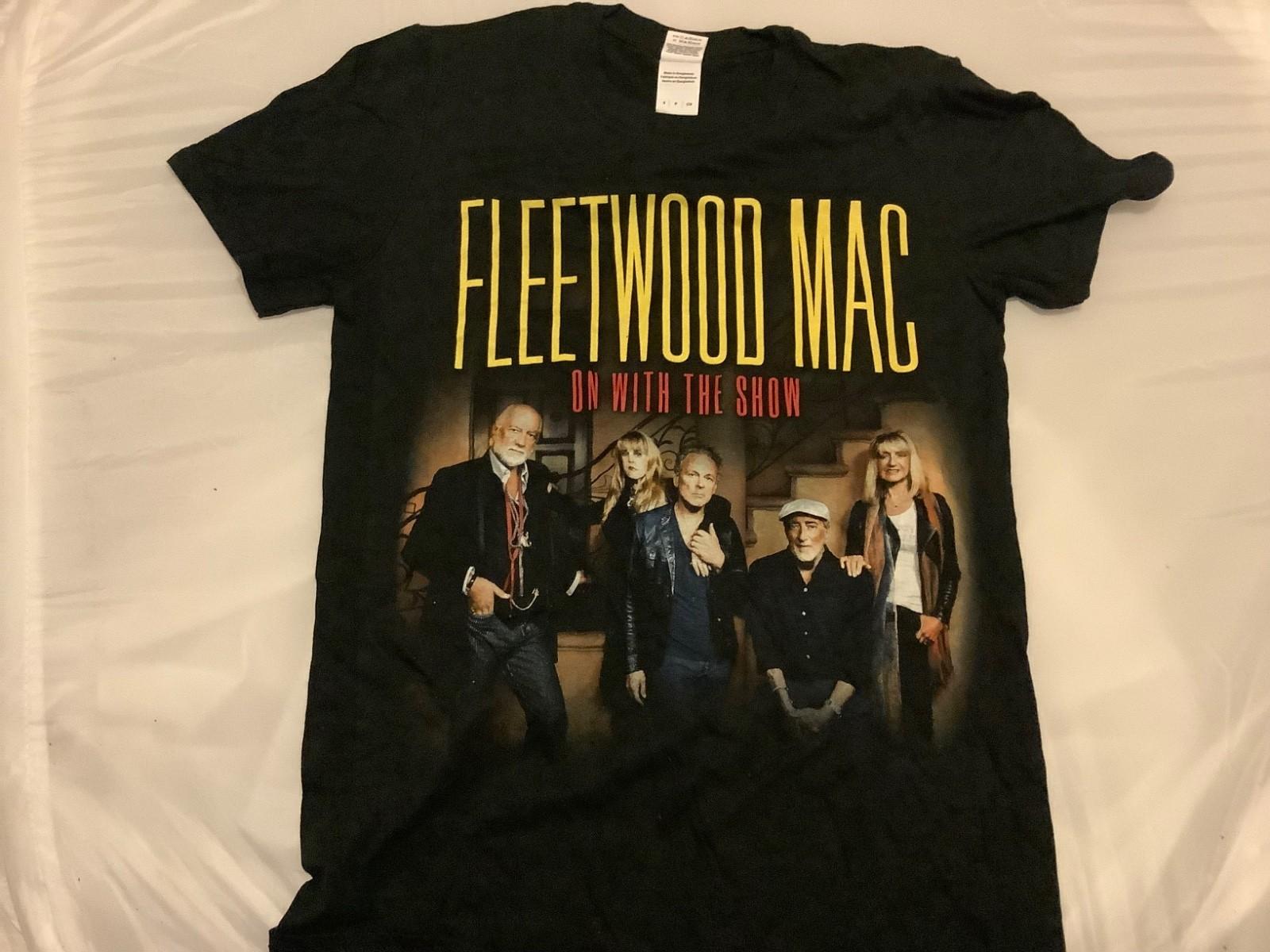 ** Fleetwood Mac On With The Show 2015 Tour T-Shirt (Small Only) Licensed ** S