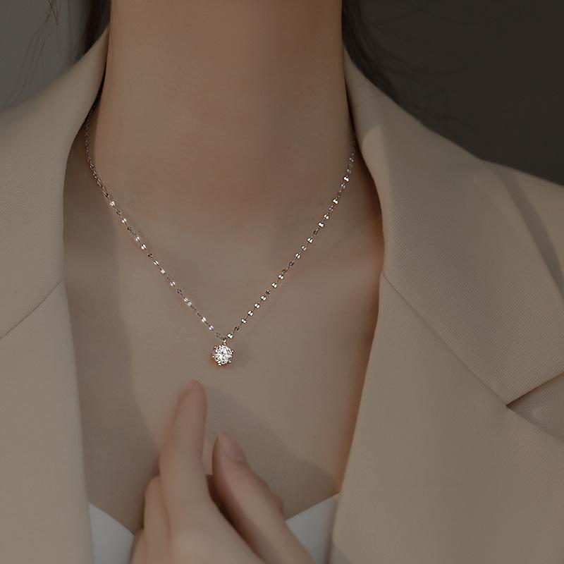 Six-claw Single Diamond Zircon Necklace Women's Simple Light Luxury Niche Design Clavicle Chain