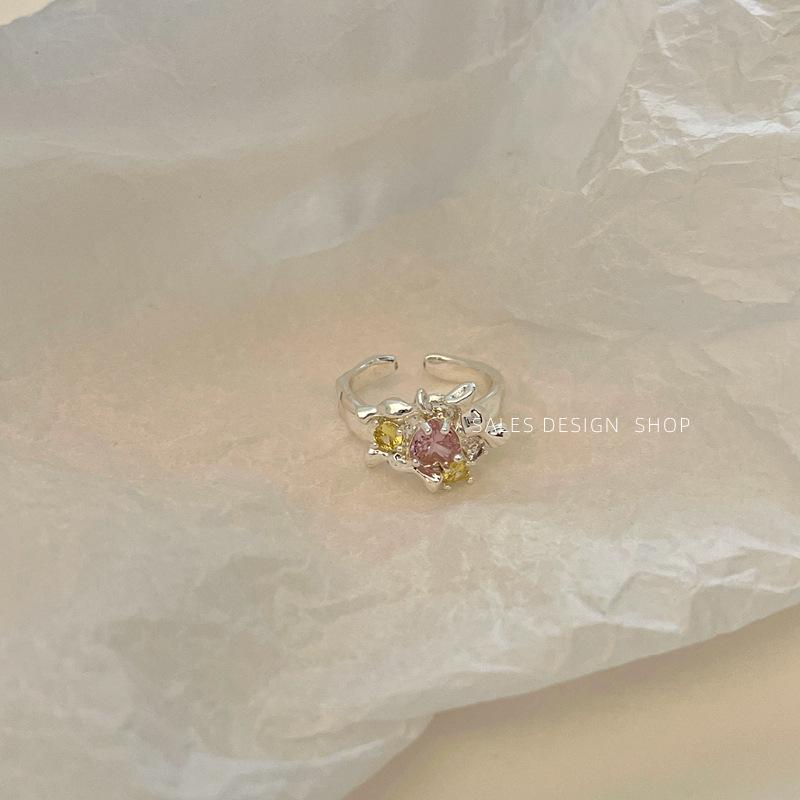 Retro French Emerald Zircon Lace Trim Open Ring - High-End Fashion Statement