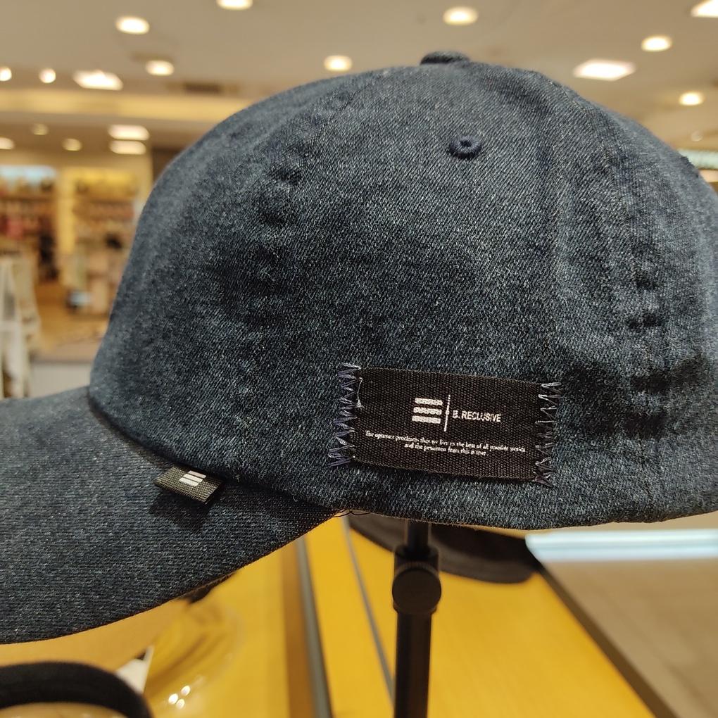 Black Reclusive Silhouette Embroidered Ball Cap BK15UCW006